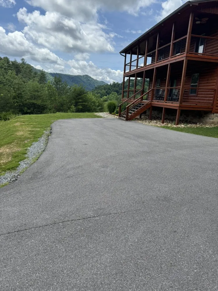 Custom lawn care service in Rutledge, TN by Mayhews Lawncare