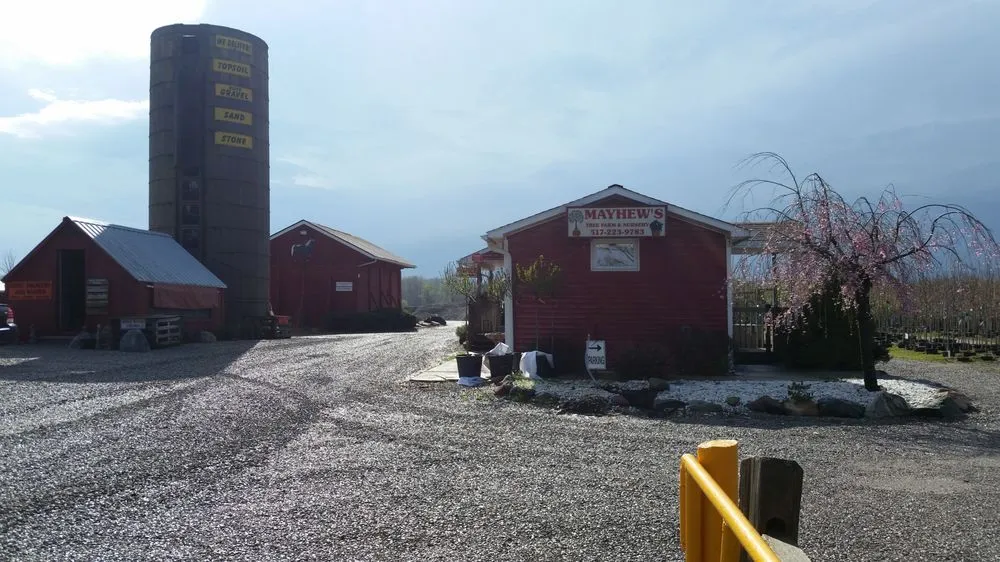 Trusted landscape installation experts serving Fowlerville, MI - Mayhew's Tree Farm & Nursery