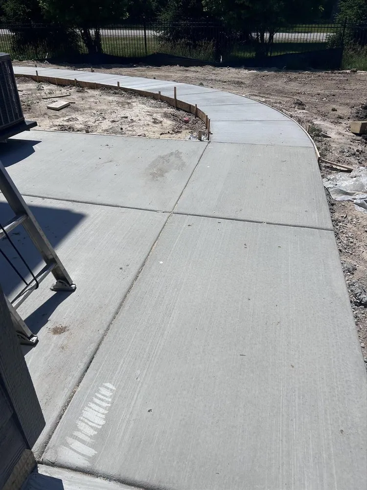 Affordable landscape design for residential properties in Bloomington, IL by Mayo Concrete Construction