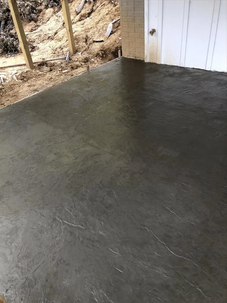 Expert yard maintenance with custom design in Bloomington, IL by Mayo Concrete Construction