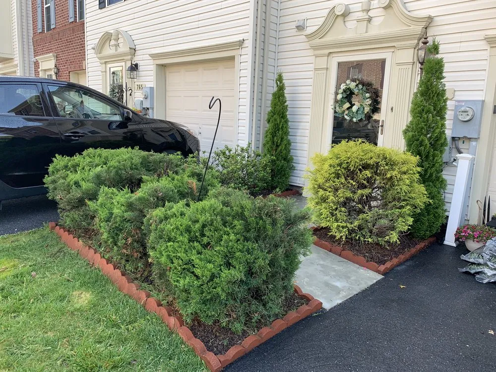Affordable lawn mowing service in Pasadena, MD by Mayorga Landscaping