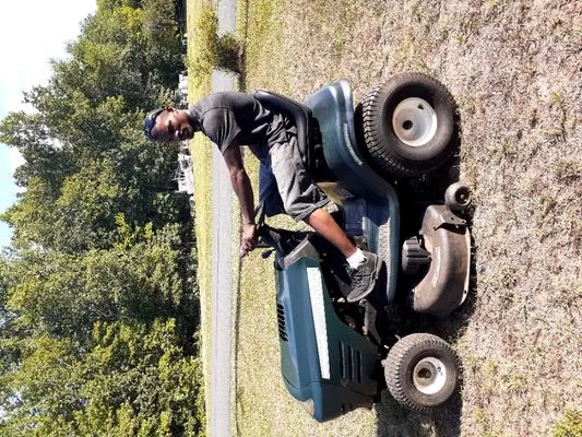 Mayo's Lawn Care Logo