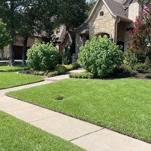Custom yard cleanup service with custom design in Edmond, OK by Mayo’s Lawn Management