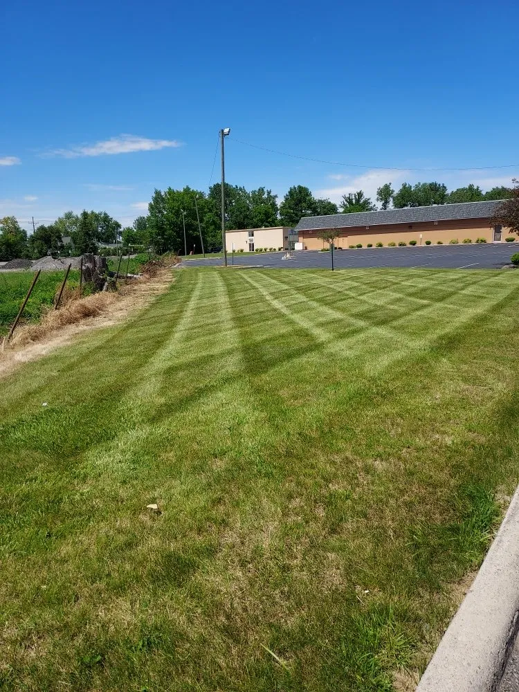 Reliable lawn mowing service for outdoor upgrades across Elida, OH - May’s Mowing And Landscaping