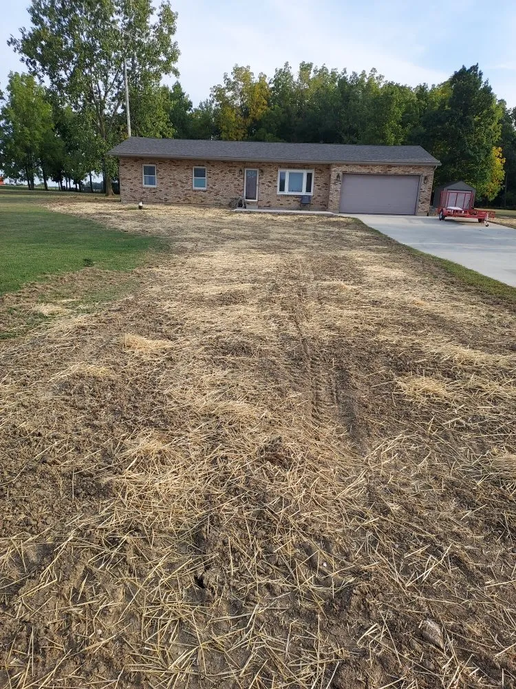 Expert lawn mowing service in Elida, OH - May’s Mowing And Landscaping