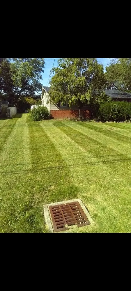 Custom residential landscaping experts serving Elida, OH - May’s Mowing And Landscaping