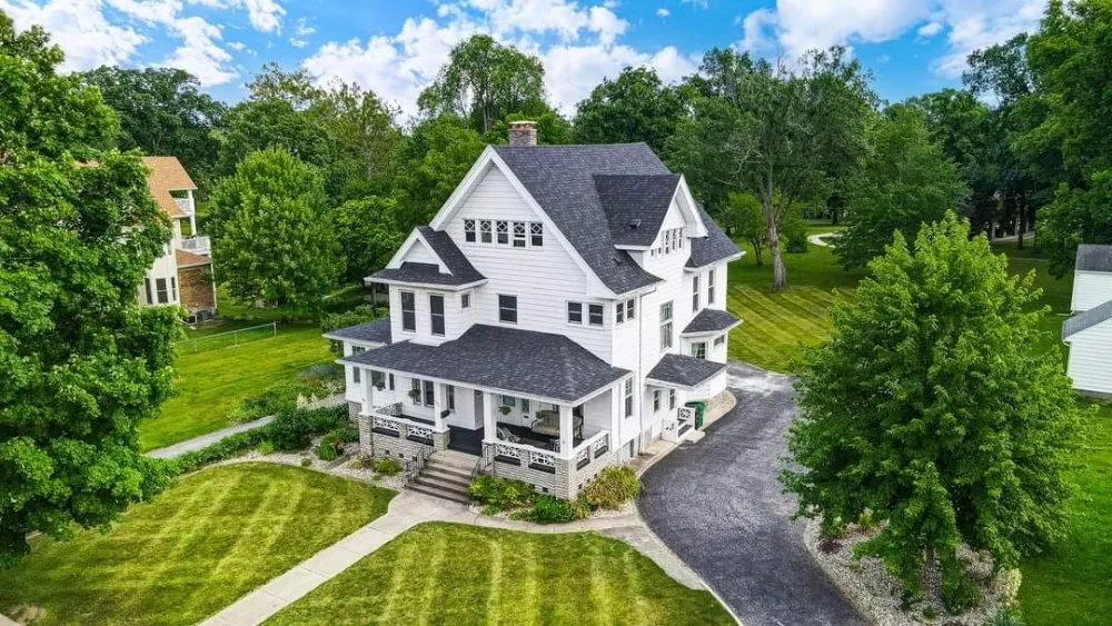 Professional lawn care service experts serving Elida, OH - May’s Mowing And Landscaping