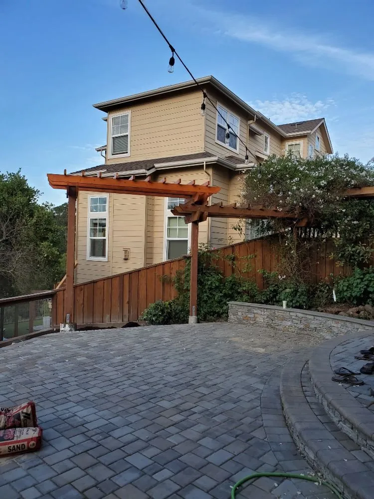 Affordable landscaping services in East Palo Alto, CA by Maíz Landscaping