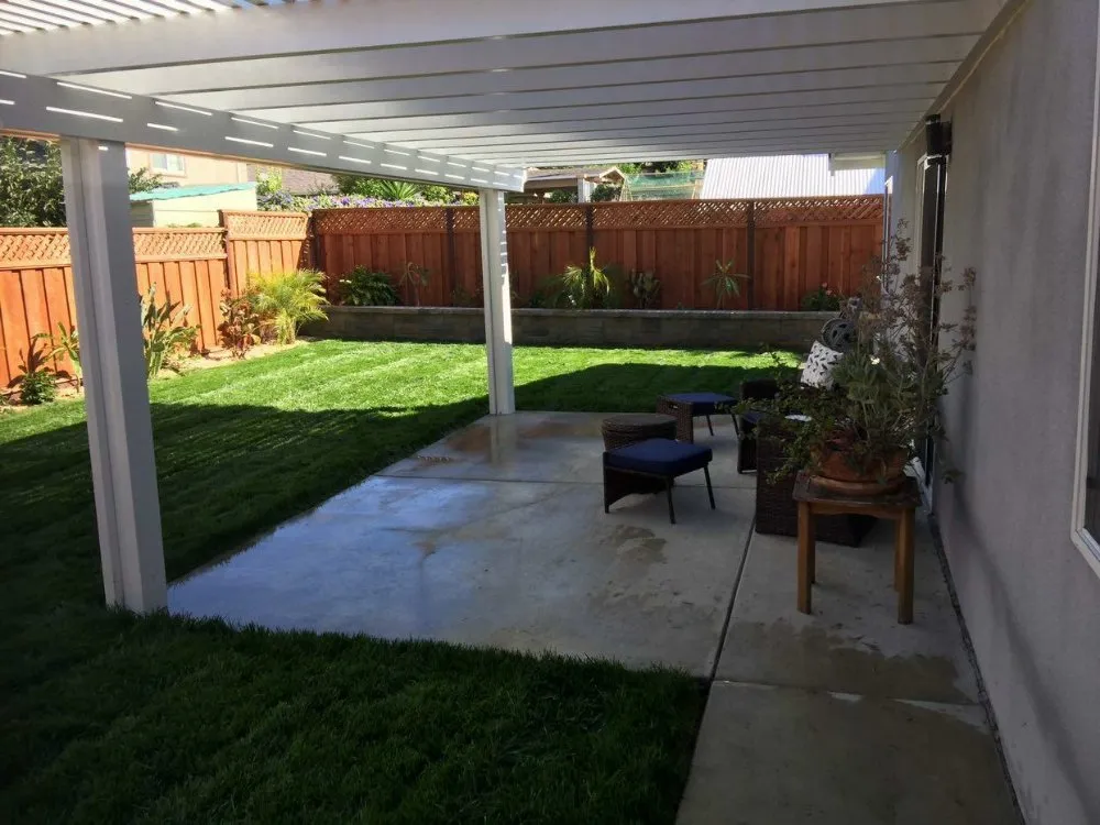 Professional yard cleanup service in East Palo Alto, CA - Maíz Landscaping