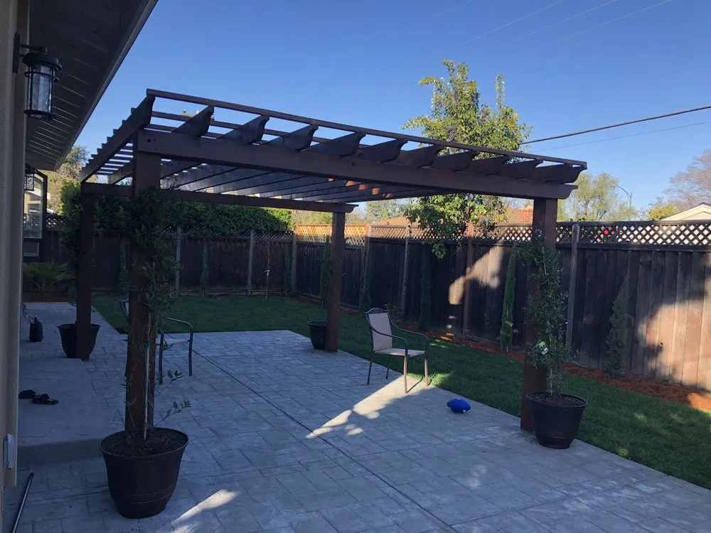 Professional lawn care service in East Palo Alto, CA - Maíz Landscaping