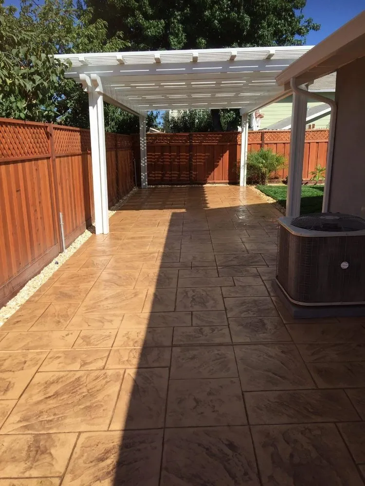 Custom lawn mowing service near you across East Palo Alto, CA - Maíz Landscaping