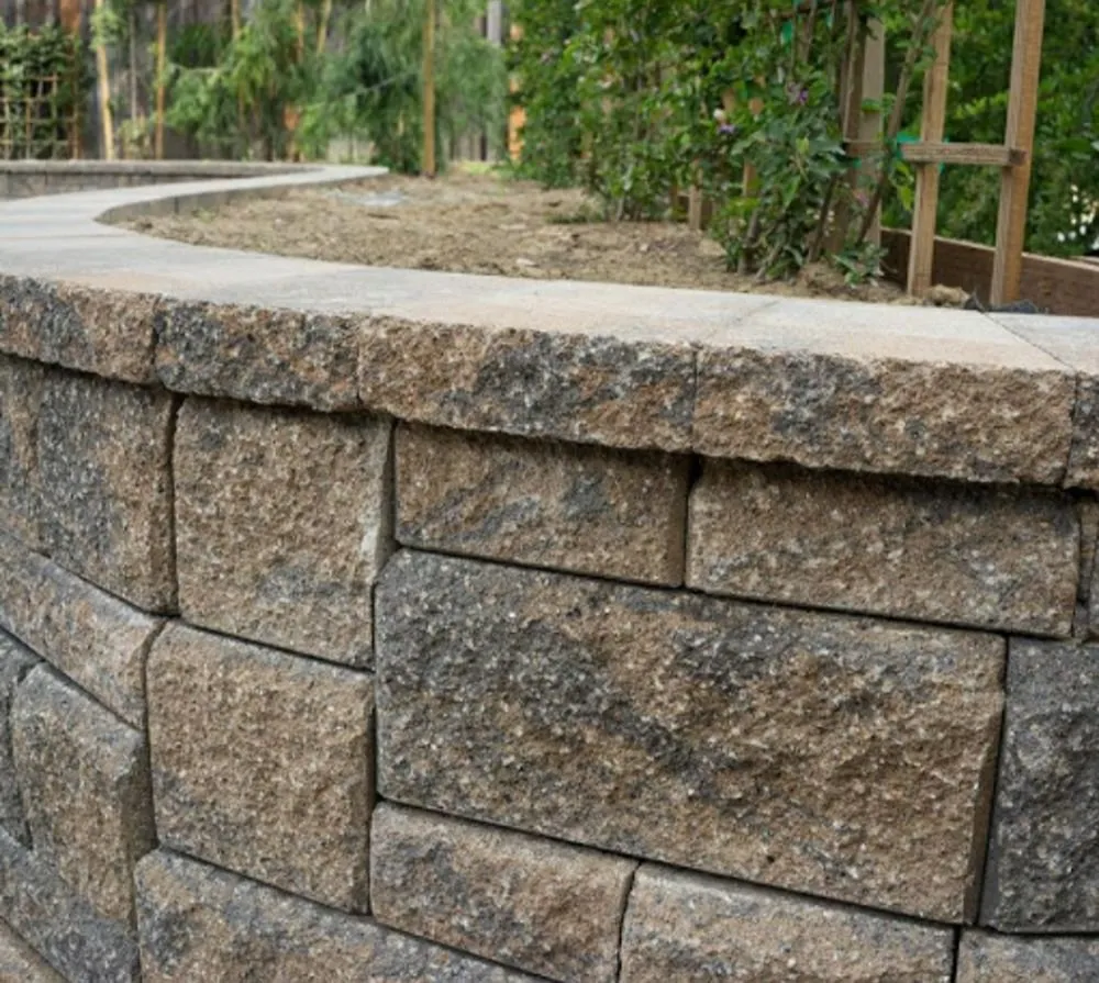 Professional lawn mowing service in East Palo Alto, CA - Maíz Landscaping