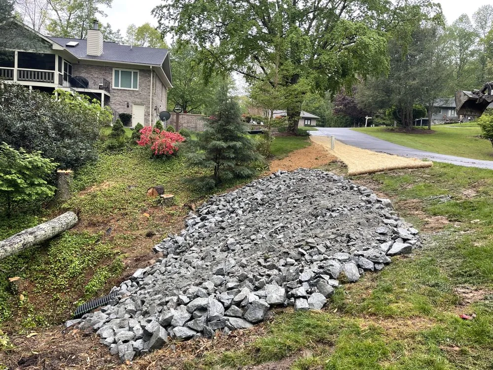 Custom residential landscaping in Hendersonville, NC by MB Landscapes & Construction