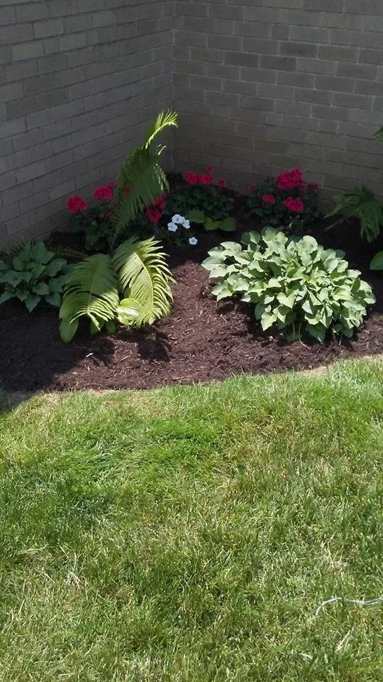Professional residential landscaping experts serving Pittsburgh, PA - MB Landscaping and Gardening Service