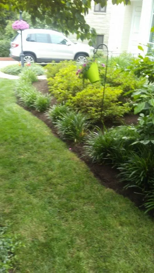 Custom residential landscaping experts serving Pittsburgh, PA - MB Landscaping and Gardening Service