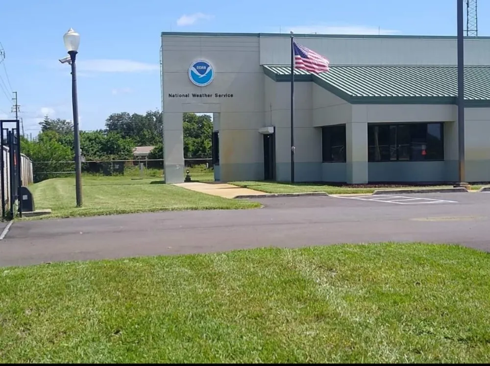 Expert yard maintenance experts serving Melbourne, FL - MB Lawn Care