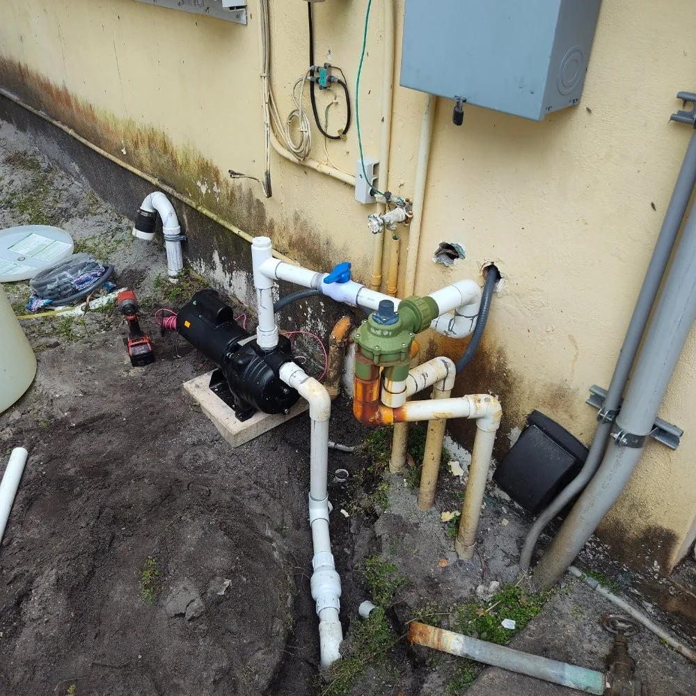 Top-rated yard maintenance for homes in North Miami Beach, FL by Mb Mowing