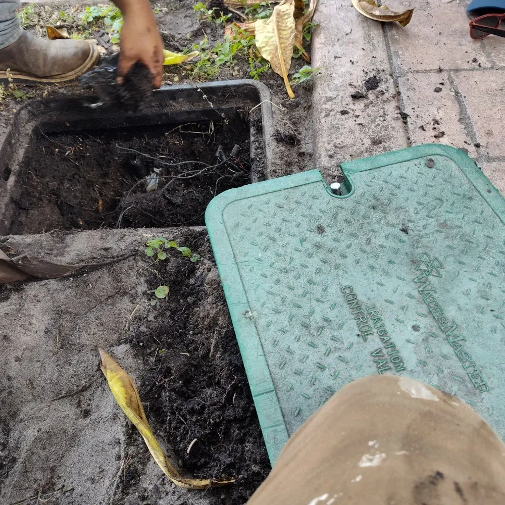 Custom outdoor landscaping in North Miami Beach, FL - Mb Mowing