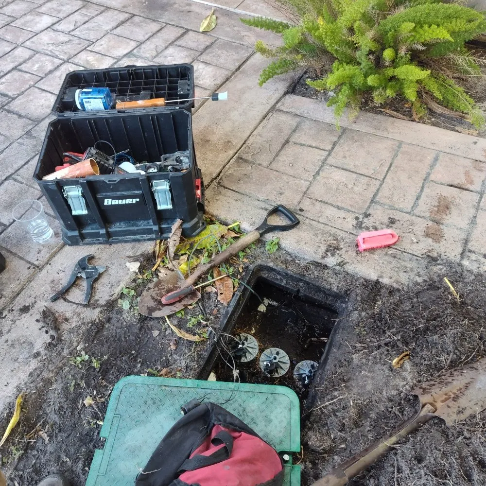 Affordable garden landscaping in North Miami Beach, FL by Mb Mowing