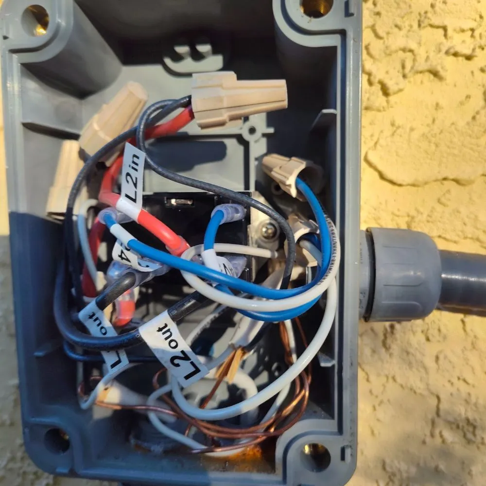 Local yard maintenance for year-round maintenance in North Miami Beach, FL by Mb Mowing