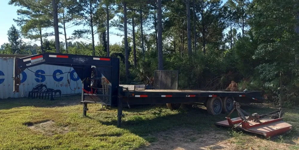 Reliable yard cleanup service experts serving LaFayette, GA - MBK Dirtworx
