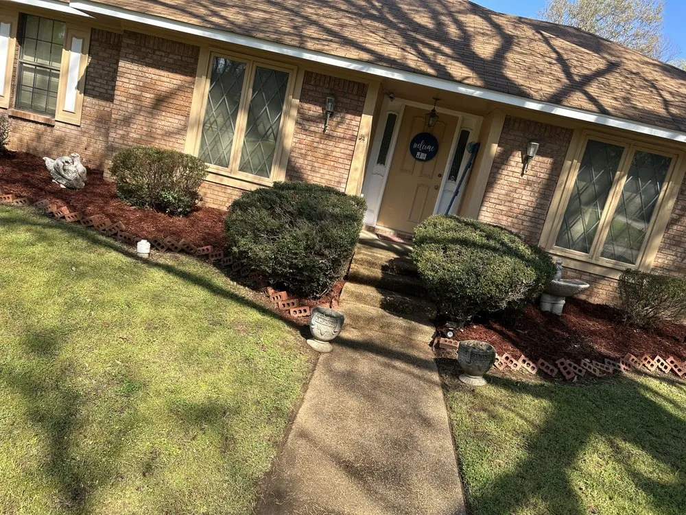 Custom residential landscaping in Gulfport, MS by Mc Guffey Perfektion