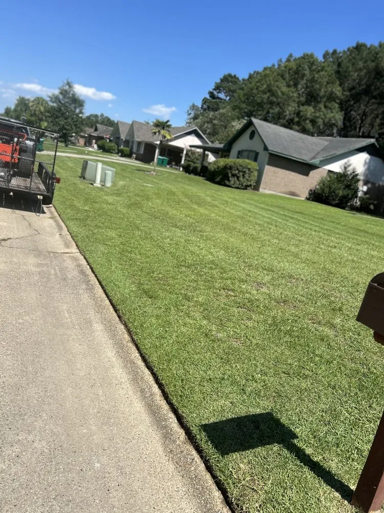 Expert garden landscaping in Gulfport, MS by Mc Guffey Perfektion