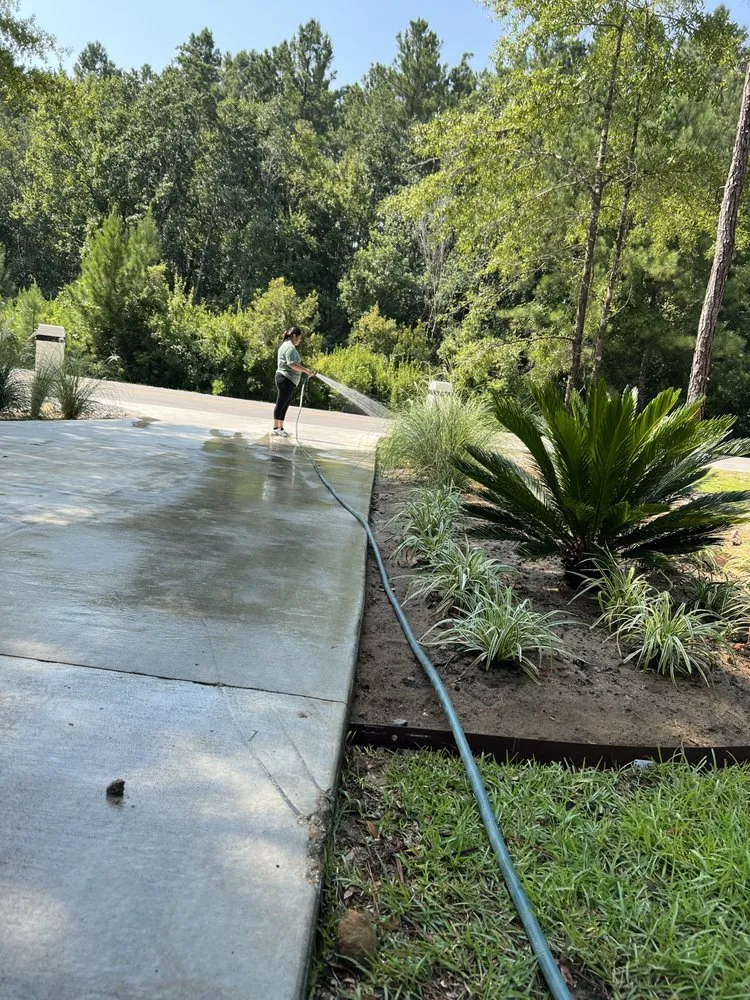 Expert outdoor landscaping for homes in Hattiesburg, MS by M&C lawn