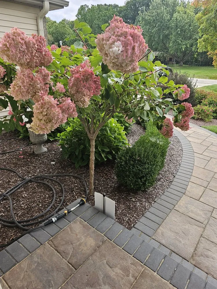 Expert garden landscaping in Mount Pleasant, MI - Mc Lellan Lawn Care