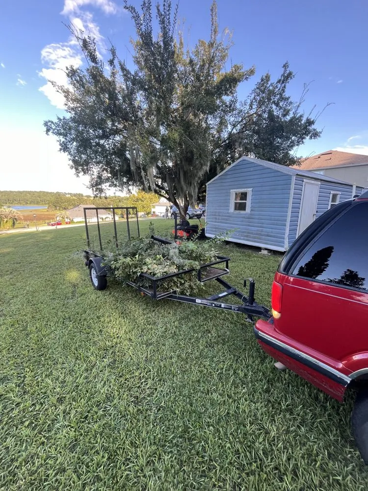Custom yard cleanup service in Minneola, FL - MC Mowing