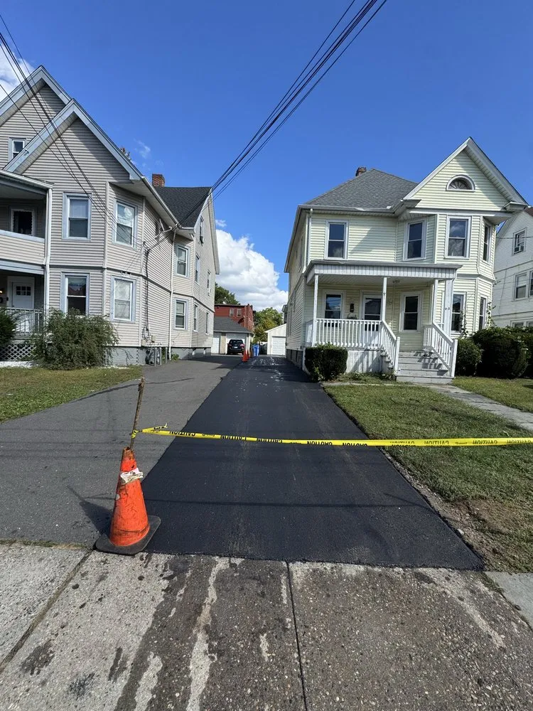 Reliable yard maintenance experts serving Hartford, CT - MC Paving and Landscaping