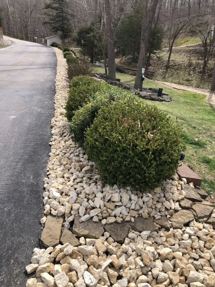 Top-rated garden landscaping in Camdenton, MO by Mc Service