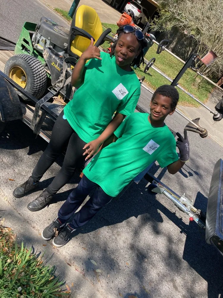 Reliable residential landscaping for beautiful yards in Baton Rouge, LA by Mc5 lawn care service