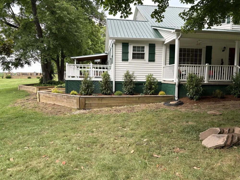 Custom landscaping services experts serving Murray, KY - McCartney Mulching & Landscaping