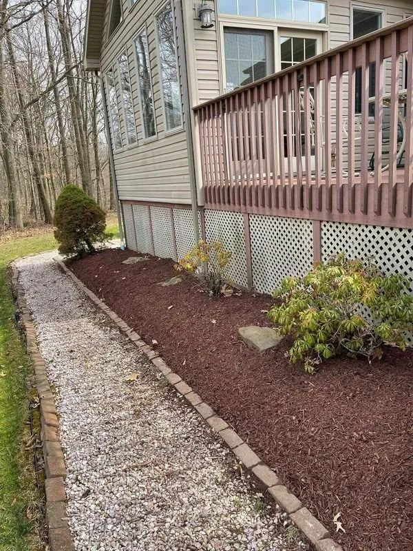 Custom residential landscaping in Saxonburg, PA - McCorkle Enterprises Landscape & Design