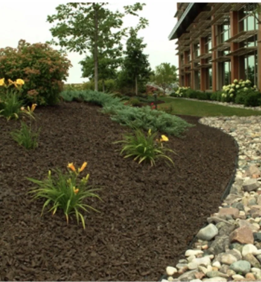 Professional garden landscaping in Pendleton, SC by McDade Landscaping
