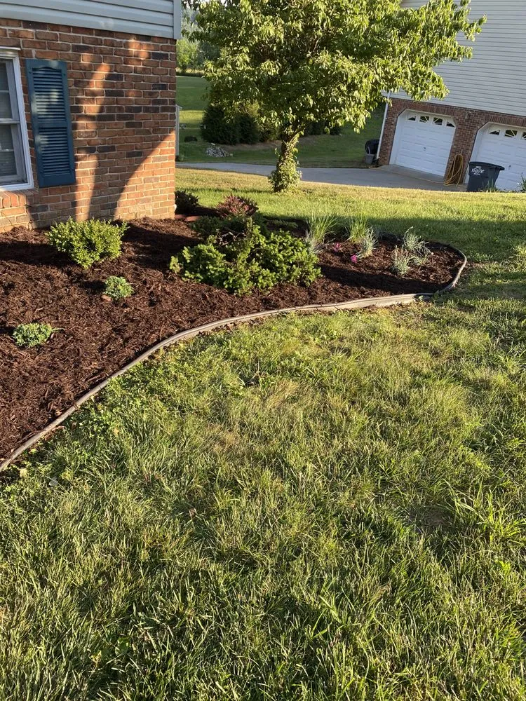 Custom residential landscaping experts serving Elizabethton, TN - McDaniel’s Landscaping