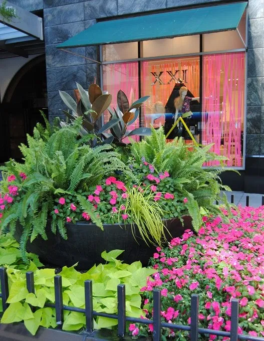 Custom lawn mowing service in Burr Ridge, IL - McFarlane Douglass and Companies