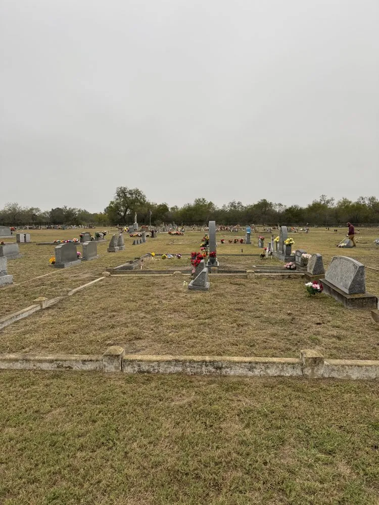 Affordable landscape design in Floresville, TX by MCG Mowing Services