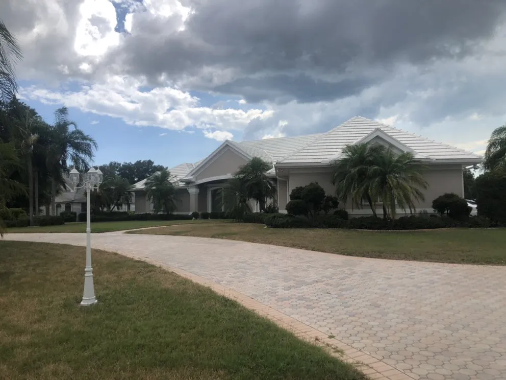 Expert lawn care service near you in Palmetto, FL by Mcgee Pro Clean and Lawn Services