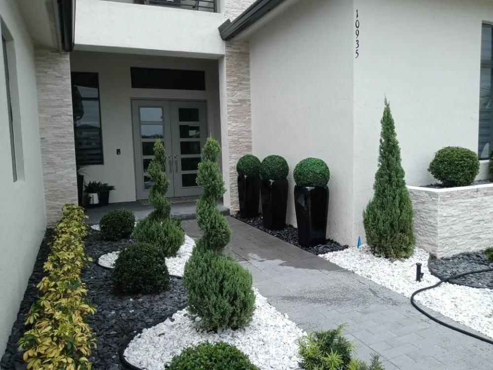 Reliable yard cleanup service in Coral Springs, FL by McGrade Landscaping
