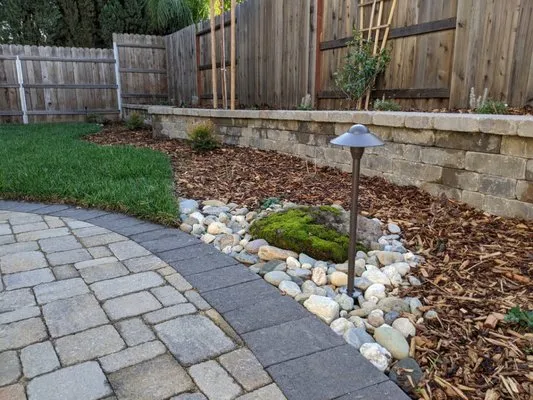 McGuire Earth Works Logo