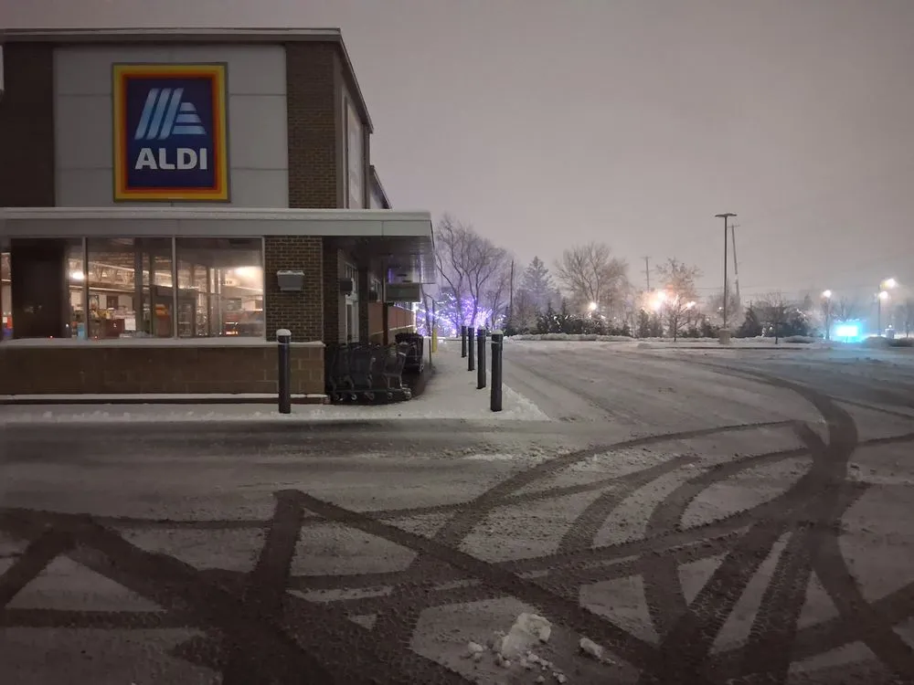 Trusted lawn care service in Taylor, MI - Mcintee Lawn Maintenance