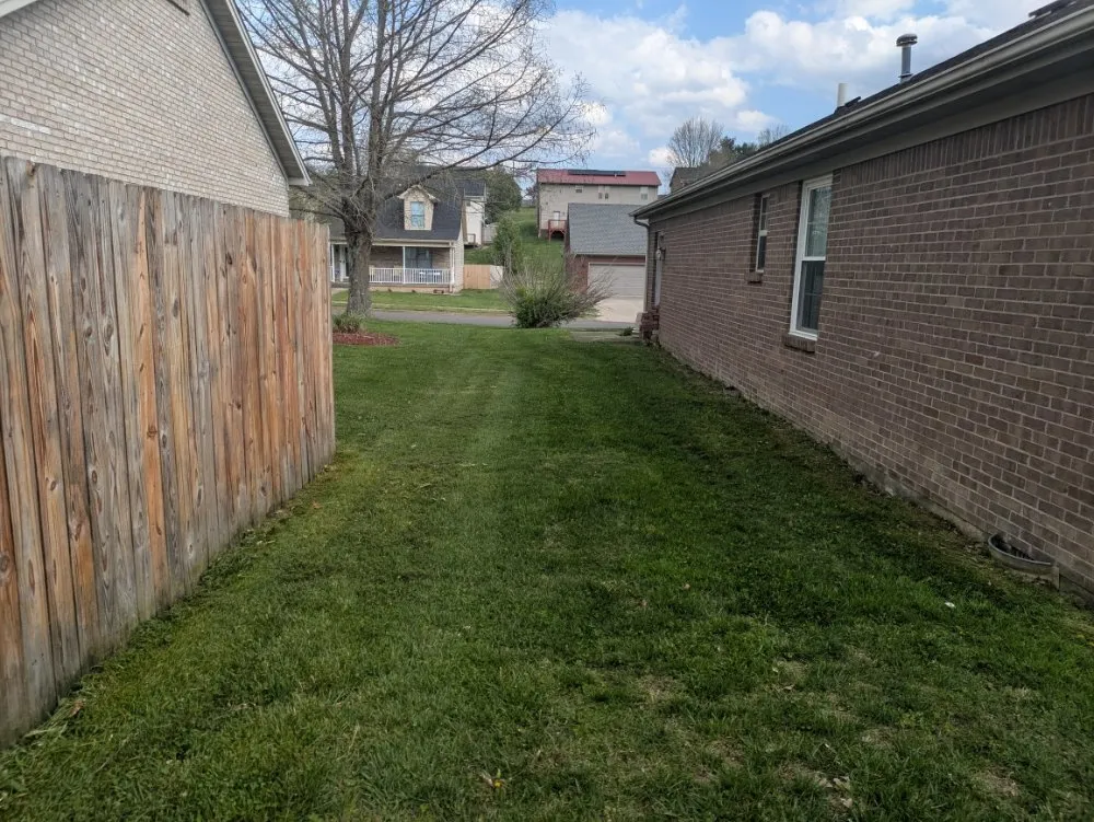 Affordable lawn mowing service in Berea, KY - McIntosh Lawn Care