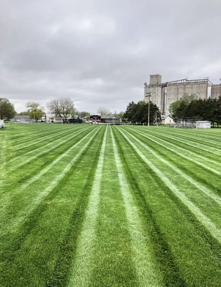 Affordable lawn mowing service experts serving Aurora, NE - McKay HP