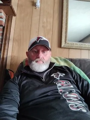 Mckinzie Pine Straw And Mulch Logo