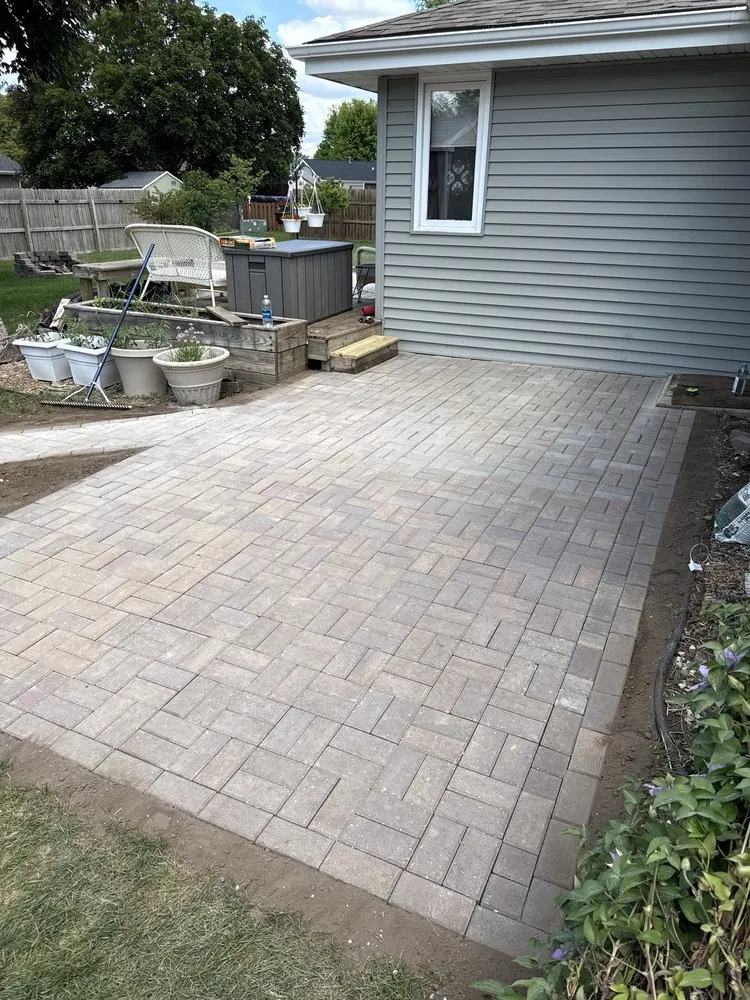 Affordable residential landscaping in Roscoe, IL - McKiski Landscape & Construction
