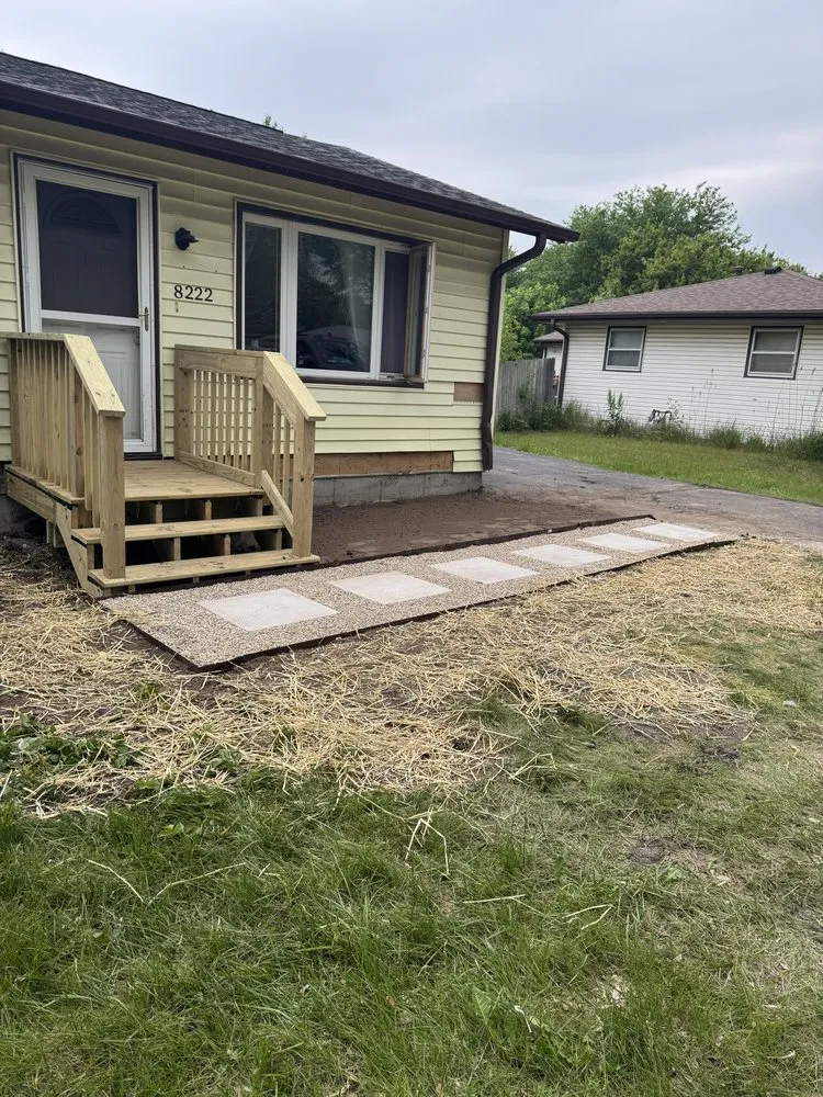 Expert garden landscaping with custom design in Roscoe, IL by McKiski Landscape & Construction