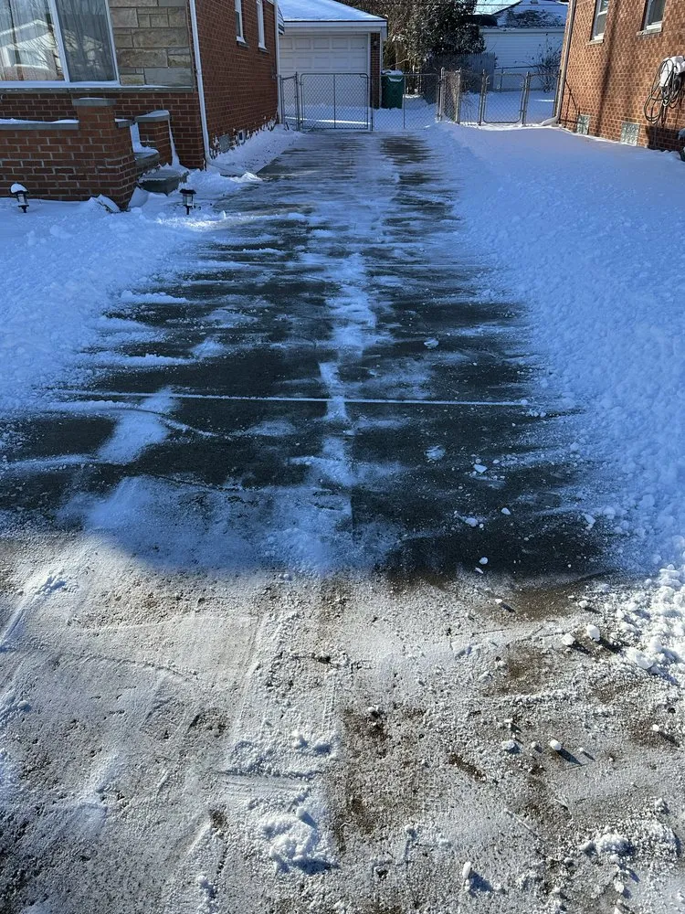 Top-rated yard maintenance in Eastpointe, MI - McKissic’s Lawn Care & Snow Removal