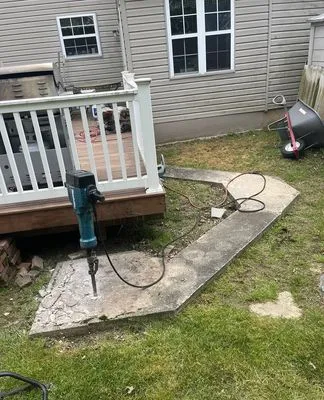 McLaughlin Contracting Logo